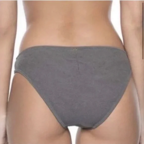 PilyQ Sand Reef Ring Triangle Top & Full Bottom
2 Pc. Bikini Set Size Medium NWT - Picture 2 of 6